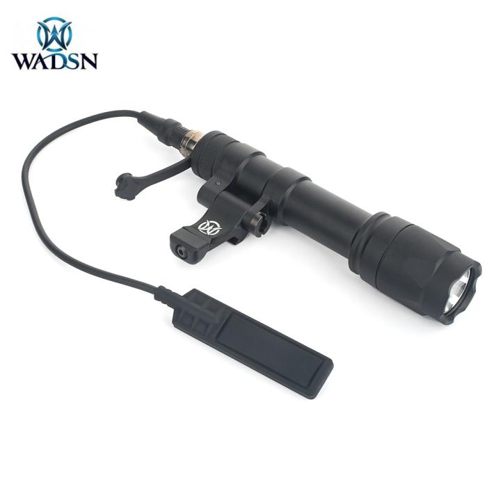 WADSN TACTICAL LED TORCH WITH BLACK ROTATING ATTACHMENT
